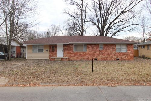 327 Angus St, Conway, AR, 72032-4606 | Card Image