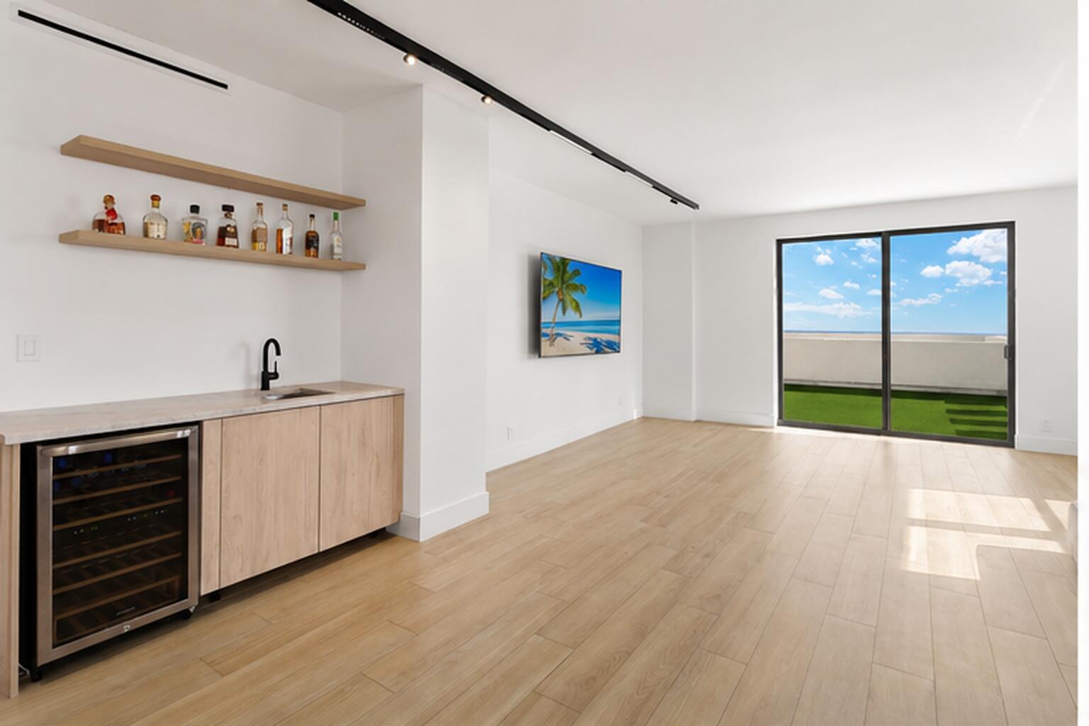 Residential in Hallandale Beach 4