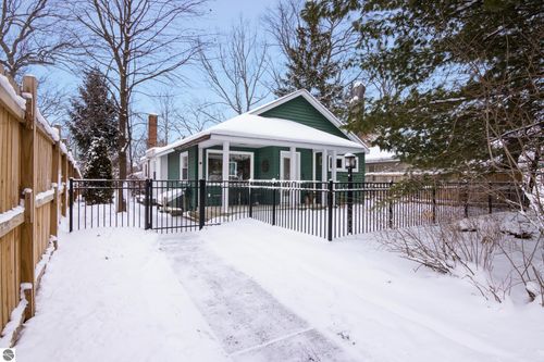 877 Hannah Ave, Traverse City, MI, 49686-3391 | Card Image