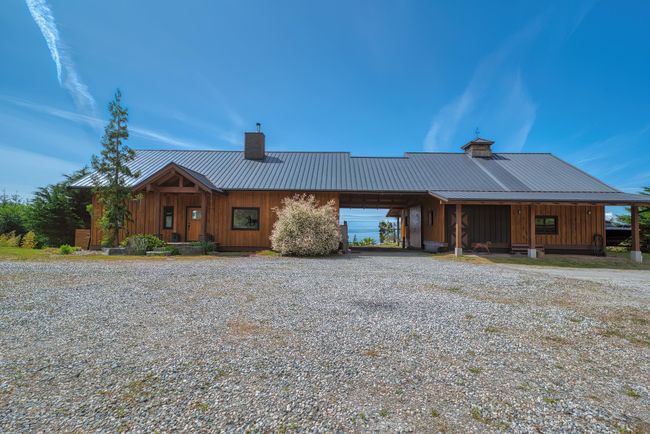 2247 Pixton Rd, House other with 3 bedrooms, 3 bathrooms and 6 parking in Roberts Creek BC | Image 32