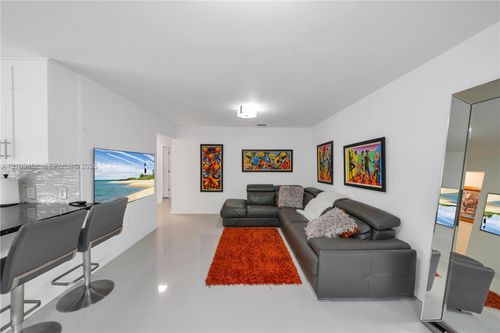 37-35 Nw 26th Ave, Miami, FL, 33125 | Card Image