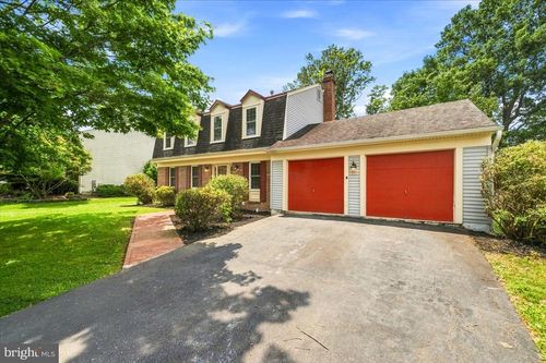 5710 Mackenzie St, CENTREVILLE, VA, 20120-1422 | Card Image