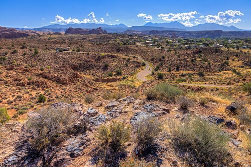 5-1650 Vertigo Dr, Moab, UT, 84532-1206 | Card Image