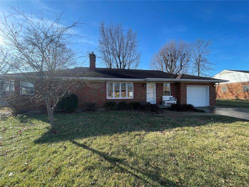 428 E Kirkland Drive, Nashville, IL, 62263 | Card Image