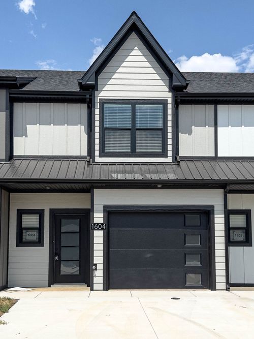 1604 Jonathan Wade Pvt Cir, Clarksville, TN, 37043-4121 | Card Image