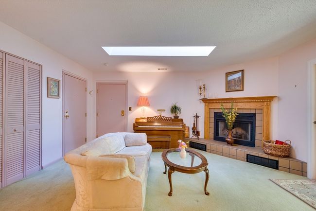303 - 303 Tuckers Ln, Condo with 2 bedrooms, 2 bathrooms and 1 parking in Hingham MA | Image 5