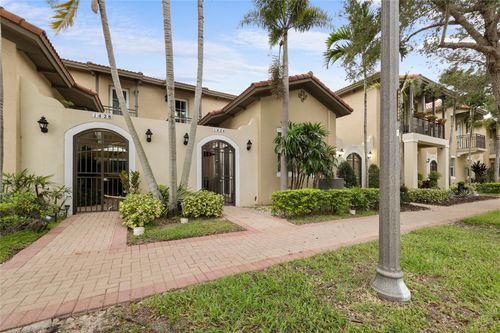 1424-1424 Sw 147th Ave, Pembroke Pines, FL, 33027-6175 | Card Image