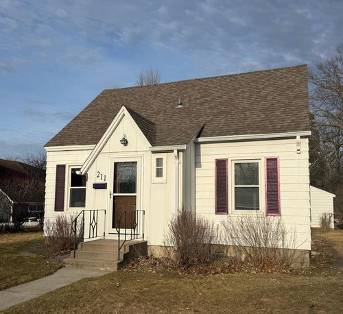 211 Crocker Ave N, Thief River Falls, MN, 56701-2314 | Card Image