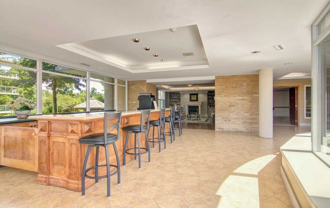 116 - 2506 Rutherford Rd, Condo with 2 bedrooms, 2 bathrooms and 1 parking in Concord ON | Image 5