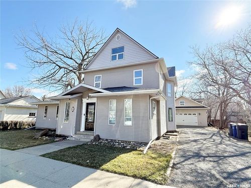 408 Assiniboia Street, Weyburn, SK, S4H0R6 | Card Image