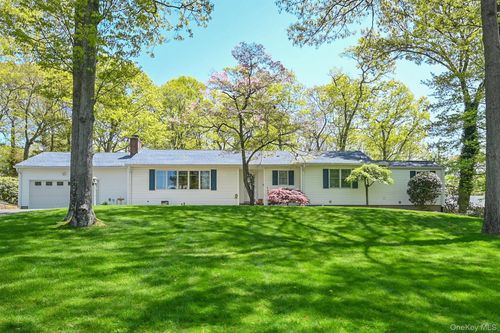 8 Roundabout Rd, Smithtown, NY, 11787-1823 | Card Image