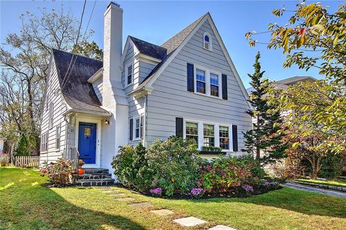 15 Goldsmith St, Providence, RI, 02906-4808 | Card Image