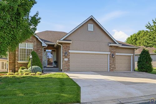 2746 Sw Blue Stem Dr, Topeka, KS, 66614 | Card Image