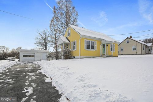 1023 Grandview Ave, SYKESVILLE, MD, 21784-7905 | Card Image