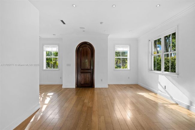 B - 464 Fernwood Rd, Townhouse with 3 bedrooms, 3 bathrooms and null parking in Key Biscayne FL | Image 4