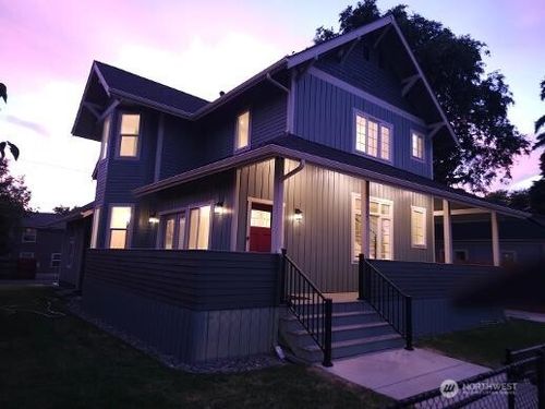 607 N Kittitas St, Ellensburg, WA, 98926-2842 | Card Image