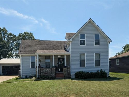 518 W 4th Ave, Garnett, KS, 66032-1355 | Card Image