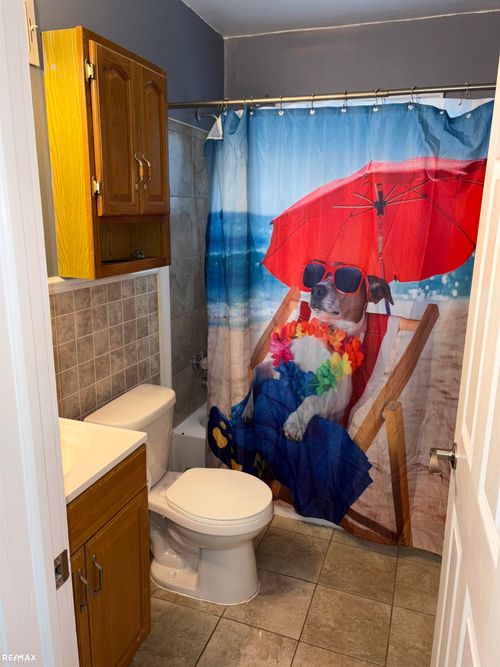 1901 Barrett Ave, Royal Oak, MI, 48067-3556 | Card Image