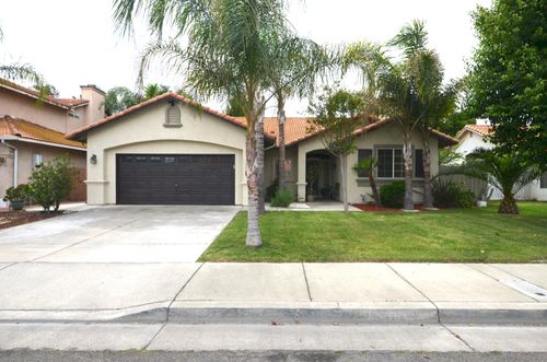 225 Stonewood Dr, Los Banos, CA, 93635-2610 | Card Image