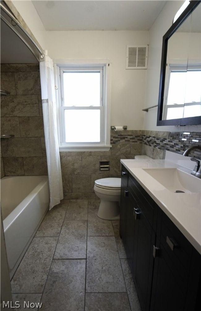 23060 Clifford Drive, Sold in North Olmsted Zoocasa