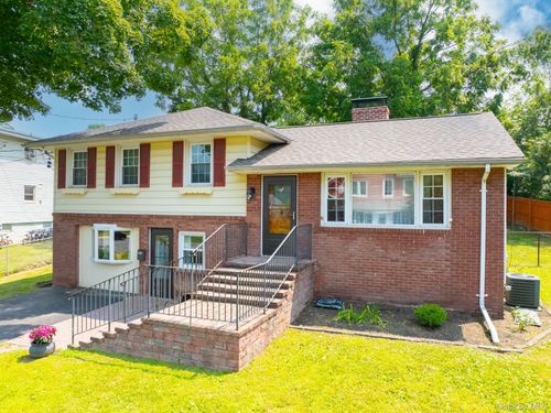 50 Clinton St, Cornwall, NY, 12518-1560 | Card Image