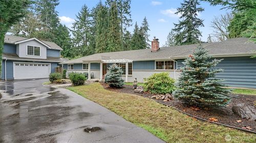 6201 Island Crest Way, Mercer Island, WA, 98040-4520 | Card Image
