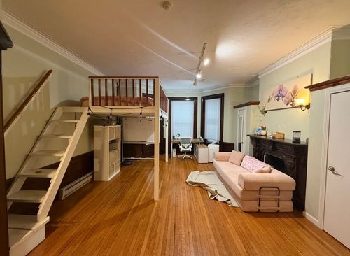 1r-379 Beacon St, Boston, MA, 02215-3205 | Card Image