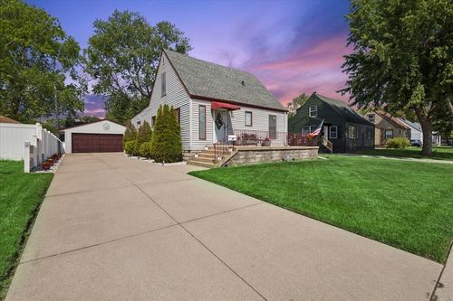7126 Montana Ave, Hammond, IN, 46323-2856 | Card Image