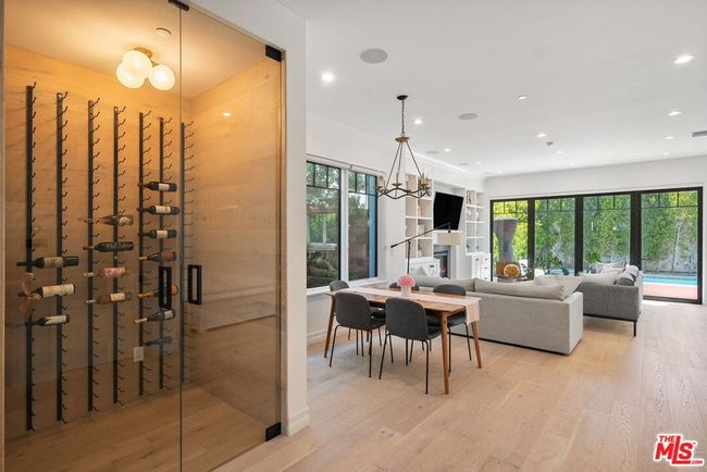 1086 Marco Pl, House other with 4 bedrooms, 4 bathrooms and 3 parking in Venice CA | Image 5