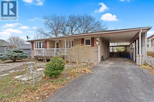 225 Fort St, Amherstburg, ON, N9V1C1 | Card Image