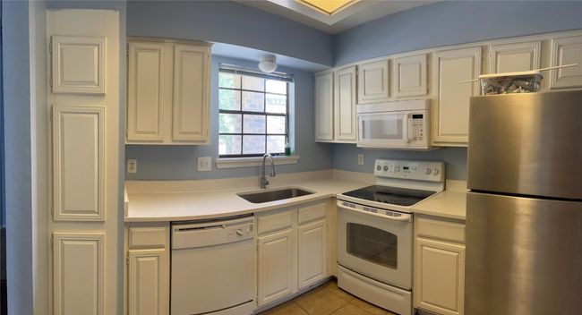 APT-229 - 3120 Devonshire Dr, Condo with 2 bedrooms, 2 bathrooms and null parking in Plano TX | Image 5