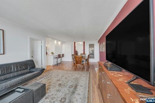1530 Palisade Ave, Fort Lee, NJ, 07024-5471 | Card Image