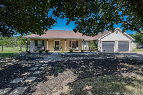7548 W 14th St, Sulphur, OK, 73086-9528 | Card Image