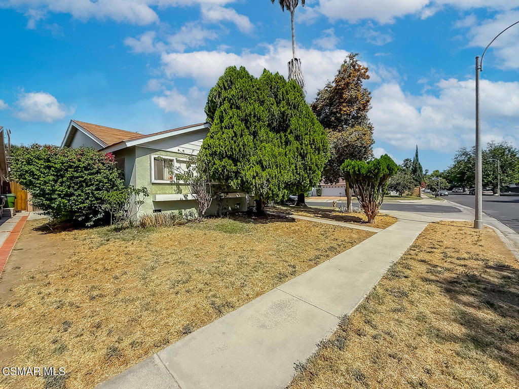 Residential in Reseda 3
