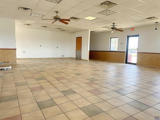 5916 Sw Topeka Blvd, Home with 0 bedrooms, 0 bathrooms and 16 parking in Topeka KS | Image 7