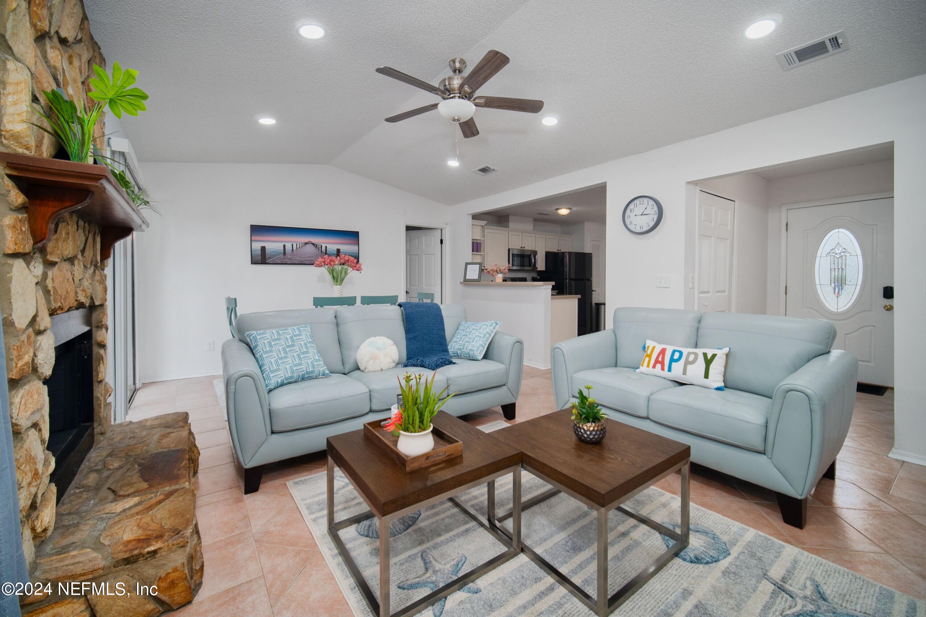 Grant Logan Ln, Jacksonville, FL 32225