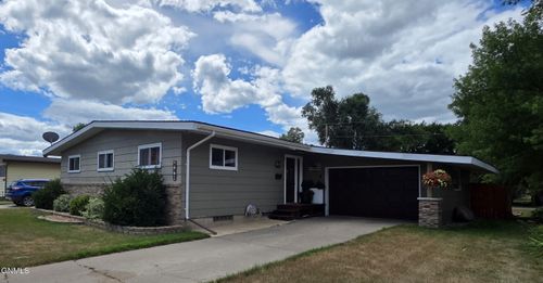 640 9th Ave Sw, Valley City, ND, 58072-3747 | Card Image