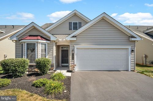 225 Loyal Dr, MECHANICSBURG, PA, 17050-9513 | Card Image
