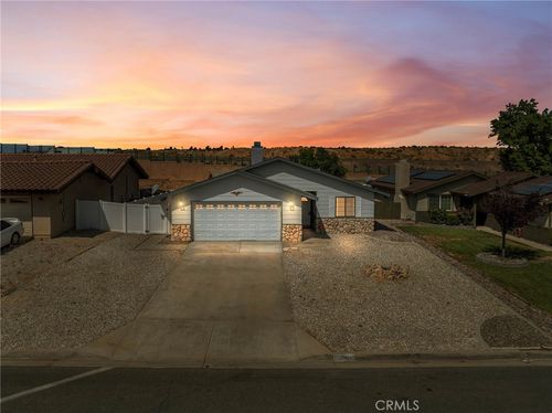 13904 Hidden Valley Rd, Victorville, CA, 92395 | Card Image