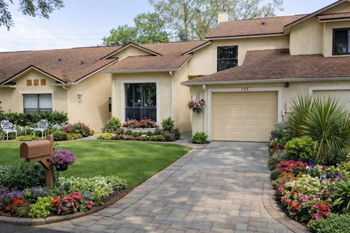 703 Swan Ln, Altamonte Springs, FL, 32701-7669 | Card Image