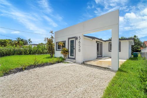 5658 Sw 1st St, Coral Gables, FL, 33134-1016 | Card Image