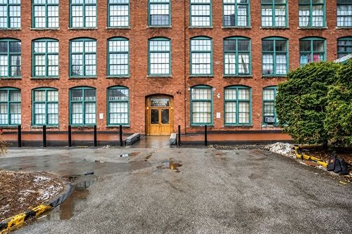 b37-200 Market St, Lowell, MA, 01852-1879 | Card Image