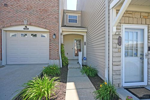 9312 Bridgecreek Dr, Cincinnati, OH, 45231-3857 | Card Image