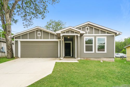 1331 Hidalgo St, Seguin, TX, 78155-2414 | Card Image