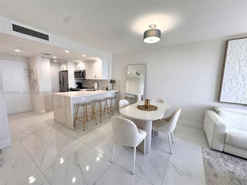 1037-2899 Collins Ave, Miami Beach, FL, 33140-4451 | Card Image