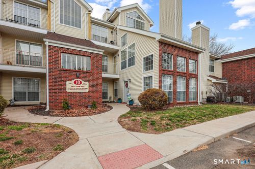 215-215 Carriage Crossing Ln, Middletown, CT, 06457-5862 | Card Image