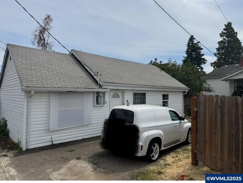 1111 1/2 2nd St Nw, Salem, OR, 97304-3996 | Card Image