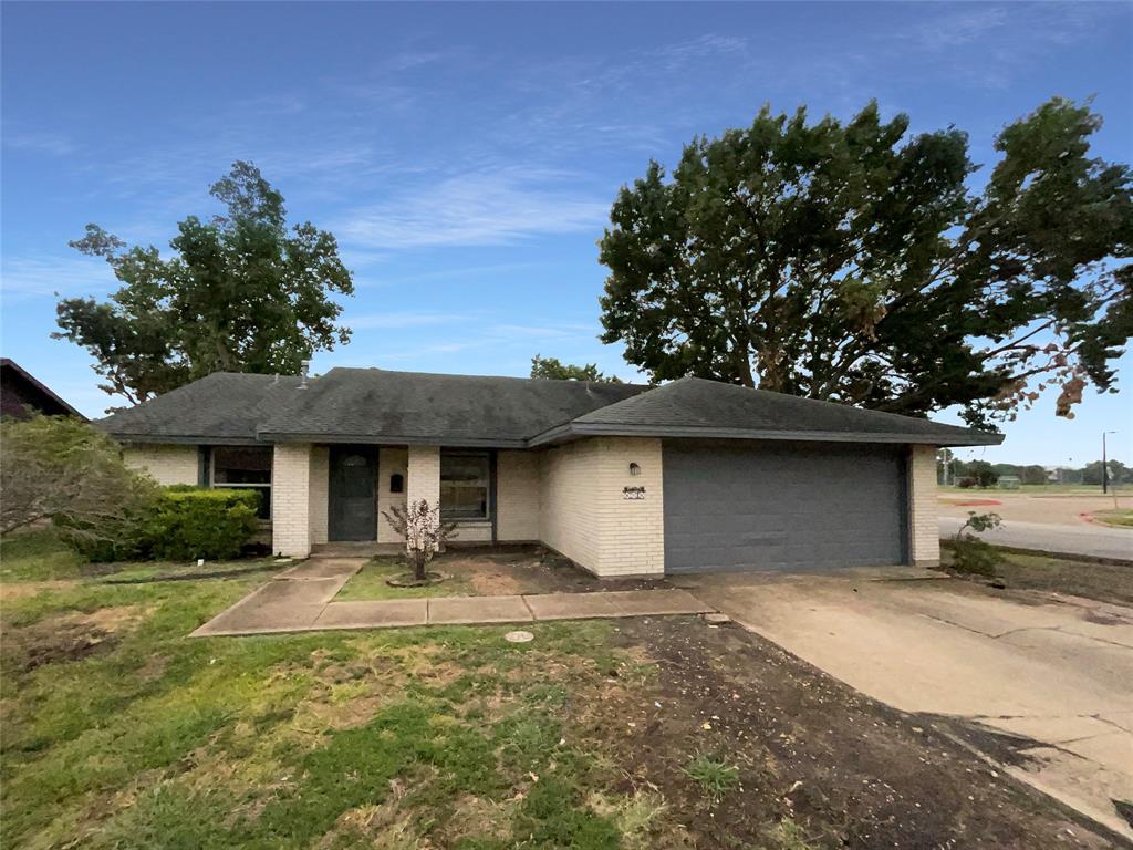 Clearfield Dr, Garland, TX 75043