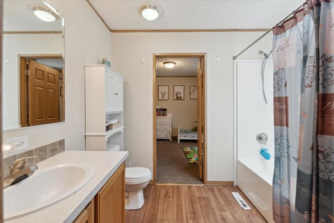 24922 N Hampton Dr, House other with 4 bedrooms, 3 bathrooms and null parking in Flat Rock MI | Image 37