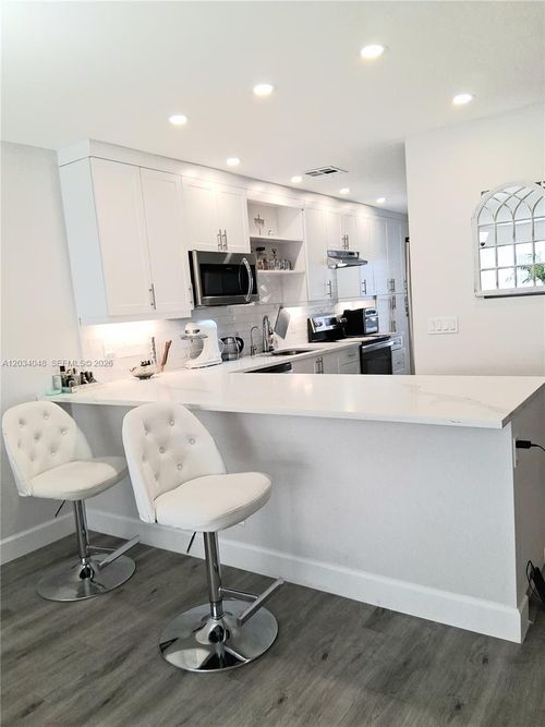 101-1150 Boxwood Dr, Delray Beach, FL, 33445-6198 | Card Image